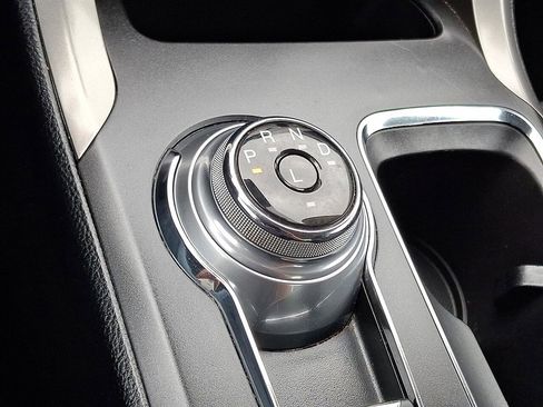 Used 2019 Ford Fusion SE image 17