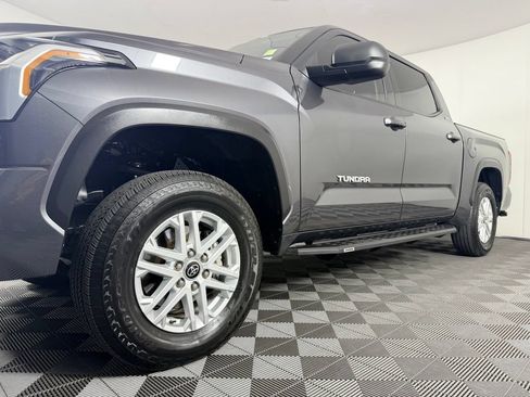 Used 2022 Toyota Tundra SR5 w/ SR5 Premium Package RWD image 12
