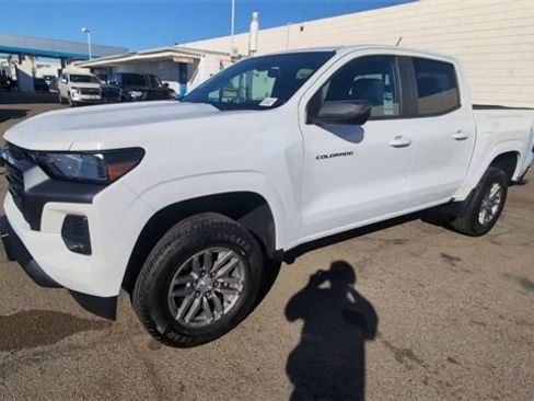 Certified 2024 Chevrolet Colorado LT w/ LT Convenience Package image 4