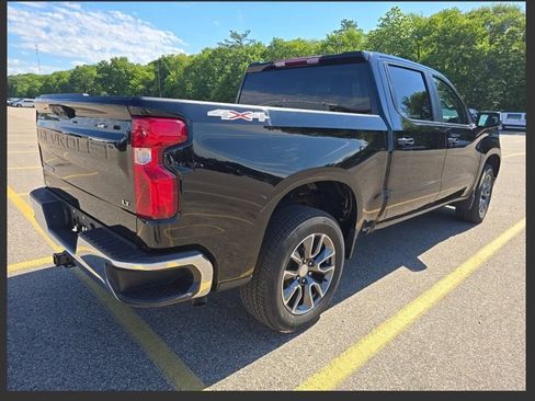 Used 2023 Chevrolet Silverado 1500 LT AWD/4WD image 3