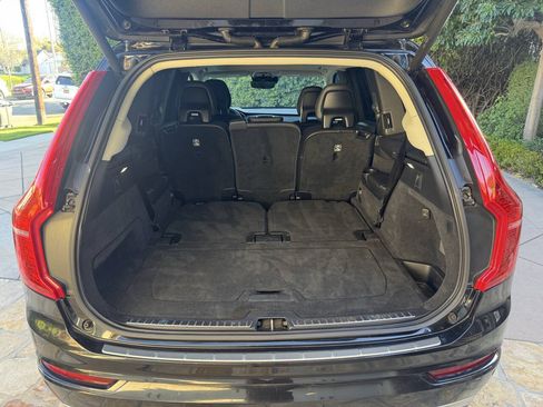 Used 2017 Volvo XC90 T6 Momentum w/ Vision Package AWD/4WD image 5