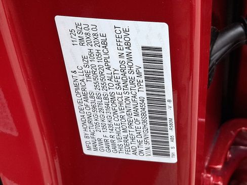 New 2025 Honda Pilot Sport image 18