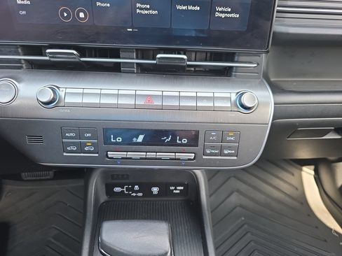 Certified 2024 Hyundai Kona SEL FWD image 25