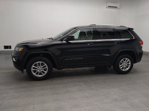 Used 2019 Jeep Grand Cherokee Laredo image 2