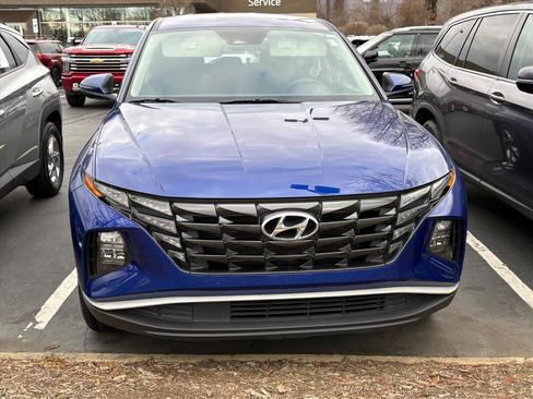 Certified 2022 Hyundai Tucson SE image 2