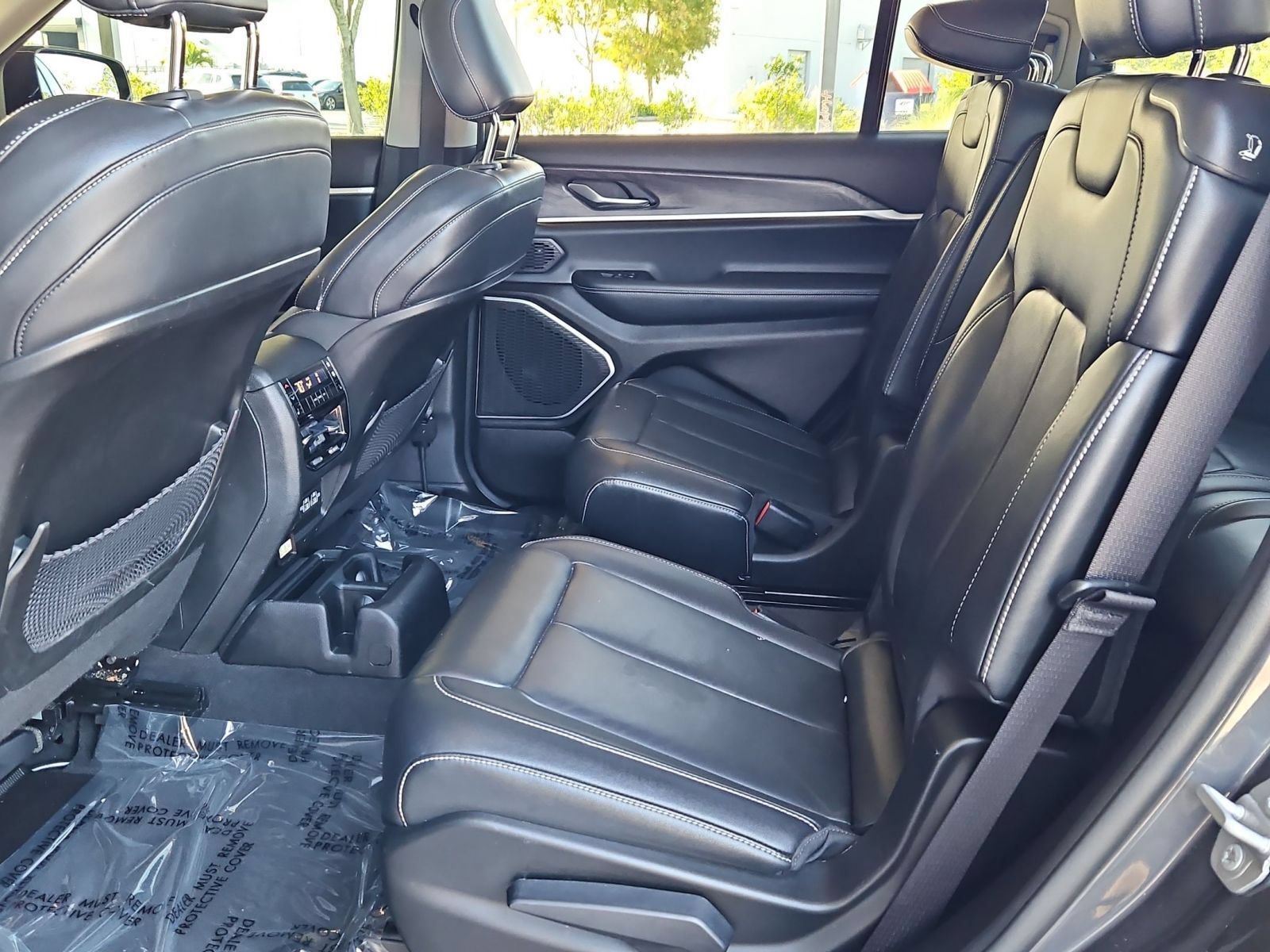 Used 2022 Jeep Grand Cherokee L Limited w/ Black Appearance Package RWD image 26