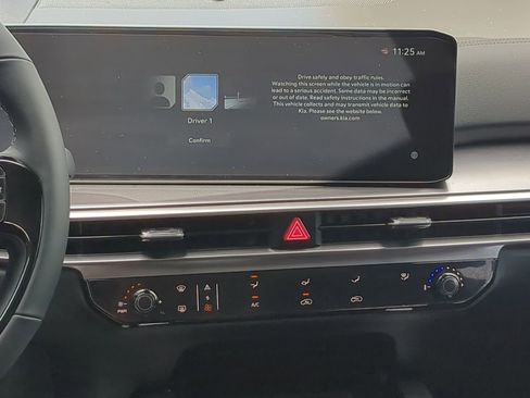 New 2026 Kia Sorento LX image 16