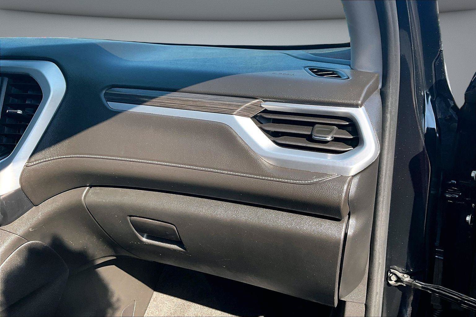 Used 2019 GMC Acadia SLT w/ Black Edition AWD/4WD image 27