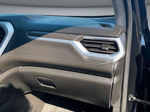 Used 2019 GMC Acadia SLT w/ Black Edition AWD/4WD image 27