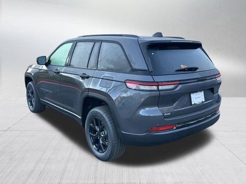 New 2025 Jeep Grand Cherokee Altitude image 7