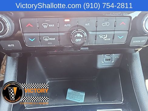 Used 2025 Jeep Compass Limited AWD/4WD image 8
