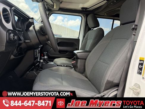 Used 2024 Jeep Wrangler Sport S image 26