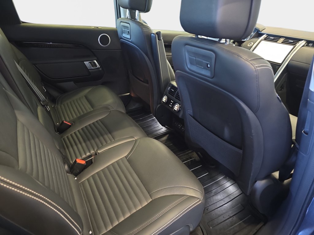 Certified 2024 Land Rover Discovery S AWD/4WD image 13