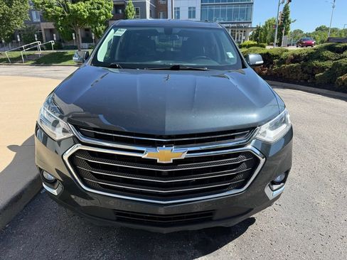 Used 2019 Chevrolet Traverse LT AWD/4WD image 2
