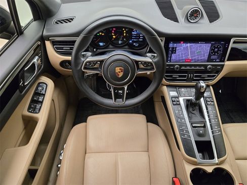 Used 2020 Porsche Macan image 22