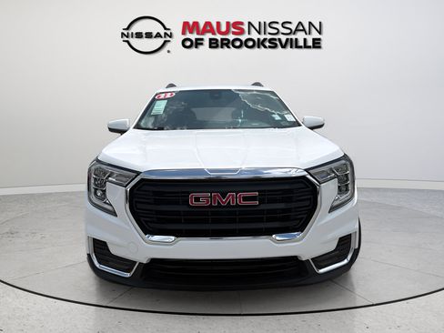 Used 2022 GMC Terrain SLE w/ Driver Convenience Package FWD image 3