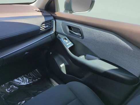 Certified 2023 Nissan Rogue S image 24