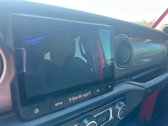 Used 2018 Jeep Wrangler Unlimited Sport AWD/4WD image 24