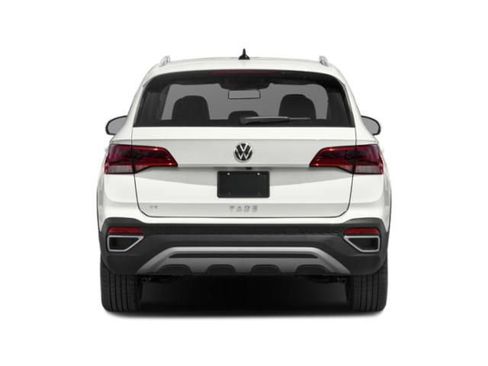 Used 2024 Volkswagen Taos SE w/ Panoramic Sunroof Package image 5