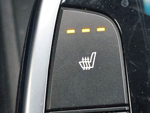 Used 2021 Kia Niro EX w/ Cold Weather Package image 6