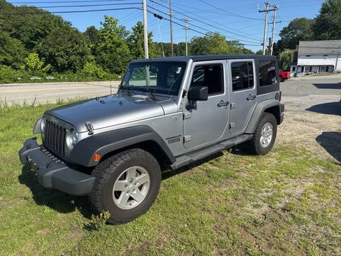 Used 2015 Jeep Wrangler Unlimited Sport w/ Quick Order Package 24S AWD/4WD image 13