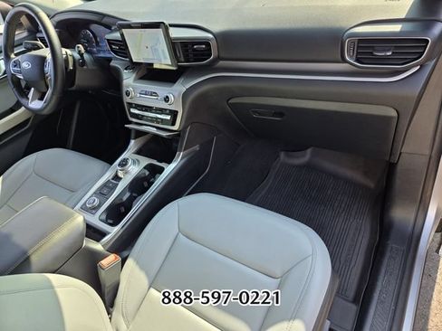 Used 2021 Ford Explorer XLT w/ Equipment Group 202A AWD/4WD image 19