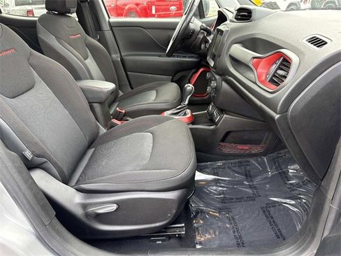 Used 2020 Jeep Renegade Trailhawk w/ UConnect 8.4 Nav Group image 19