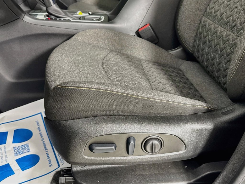 Used 2024 Chevrolet Equinox LT FWD image 23