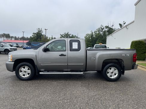 Used 2009 Chevrolet Silverado 1500 LT AWD/4WD image 7