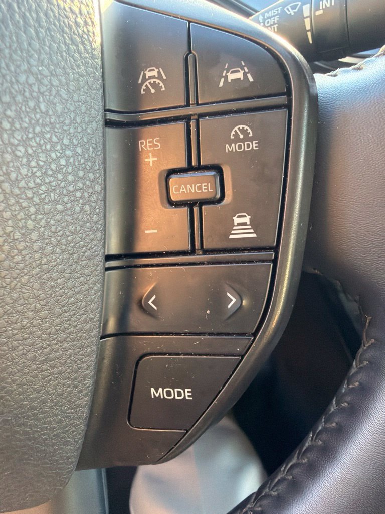Used 2023 Toyota Prius LE FWD image 24