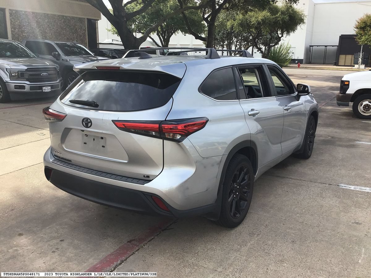 Used 2023 Toyota Highlander LE FWD image 6