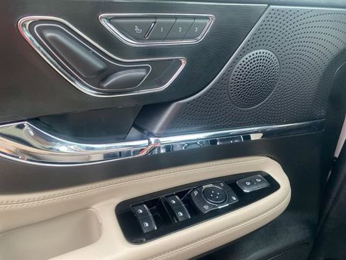 Used 2025 Lincoln Corsair FWD w/ Equipment Group 101A image 21