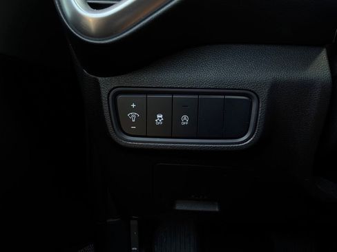 Used 2025 Kia Soul LX w/ LX Technology Package FWD image 20