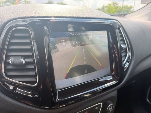 Used 2020 Jeep Compass Limited FWD image 29