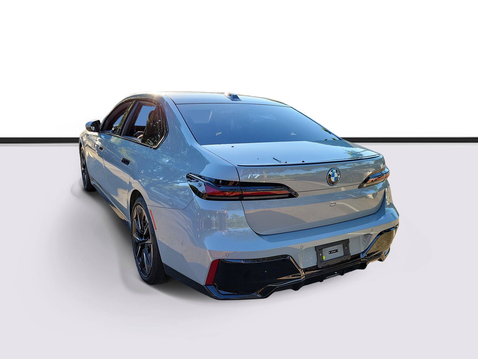 Certified 2023 BMW i7 xDrive60 AWD/4WD image 4