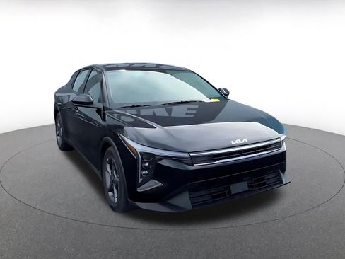 Used 2025 Kia K4 LXS image 3