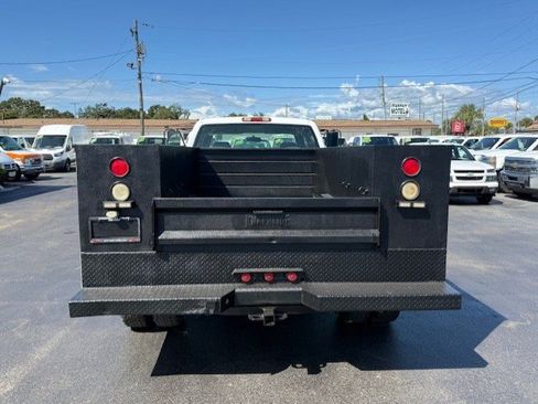 Used 2006 GMC Sierra 3500 W/T w/ Heavy-Duty Power Package image 6