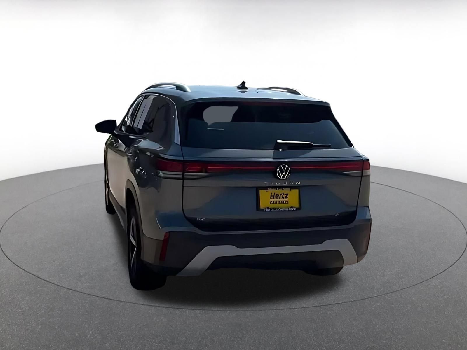 Used 2026 Volkswagen Tiguan SE AWD/4WD image 12