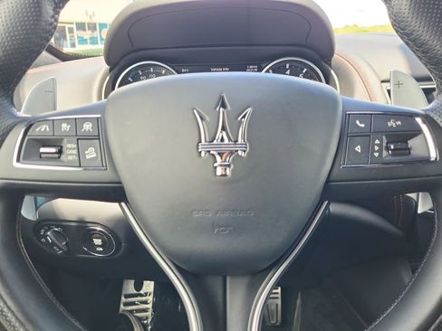 Used 2021 Maserati Levante GTS AWD/4WD image 18