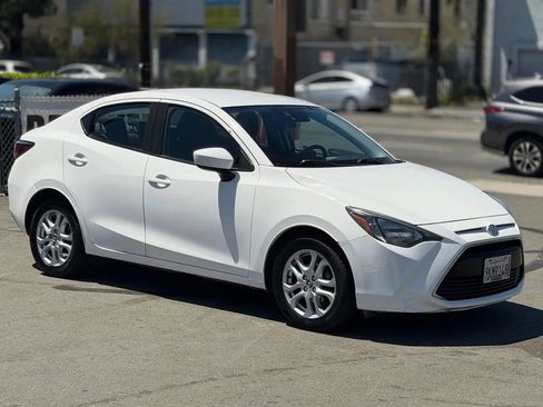 Used 2017 Toyota Yaris iA FWD image 21