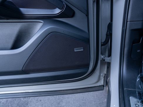 Certified 2024 Porsche Cayenne image 19