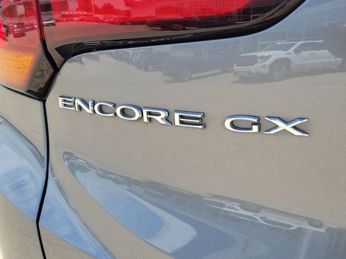 Used 2020 Buick Encore GX Essence FWD image 7