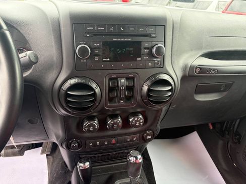 Used 2017 Jeep Wrangler Unlimited Rubicon AWD/4WD image 20