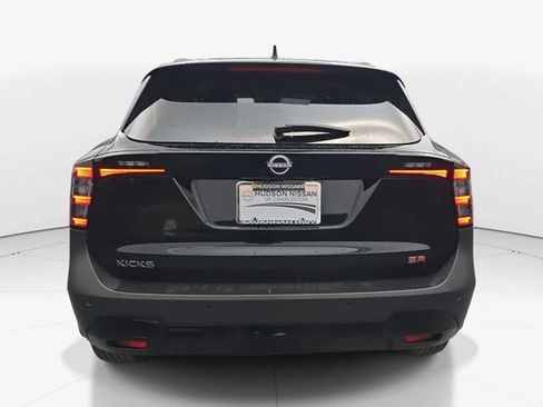 Used 2025 Nissan Kicks SR image 8