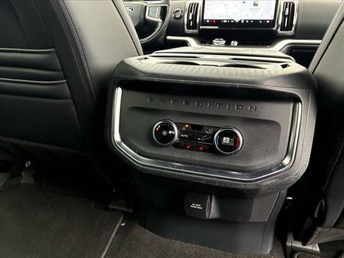 Used 2025 Ford Expedition Platinum w/ Stealth Performance Package image 22