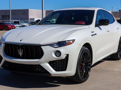 Used 2022 Maserati Levante Modena image 3