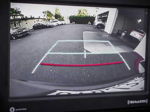 Used 2021 Toyota RAV4 XLE Premium image 15