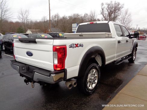 Used 2017 Ford F250 XL w/ Power Equipment Group image 3