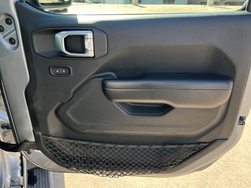 Used 2019 Jeep Wrangler Unlimited Rubicon image 25