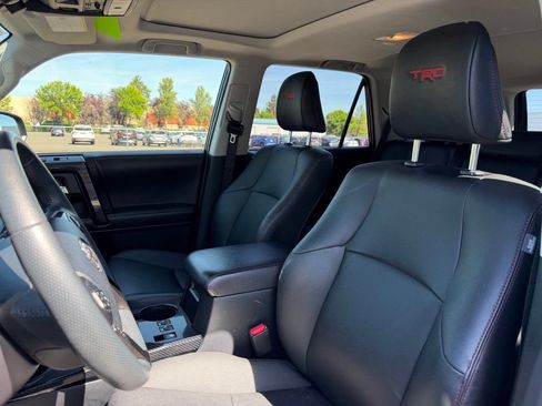 Used 2019 Toyota 4Runner TRD Off-Road Premium AWD/4WD image 15